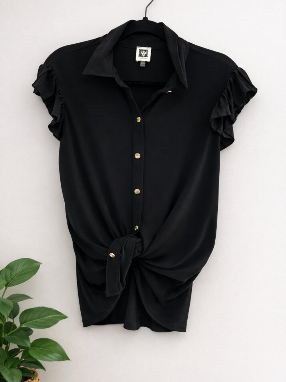 NWOT Anne Klein M Top black NWOT